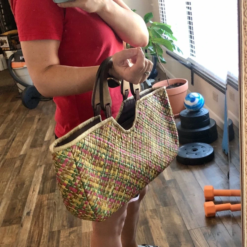 Vintage Wooden Handle Straw Zipper Handbag - Picture 16 of 16